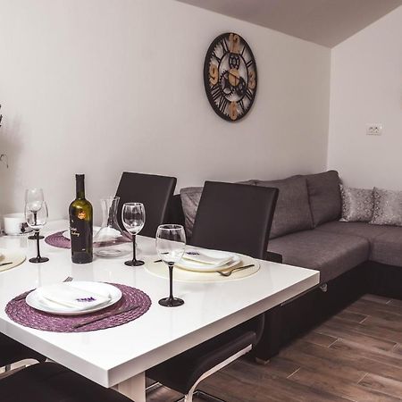 Apartmani Vuckovic Vodice Bagian luar foto
