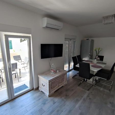 Apartmani Vuckovic Vodice Bagian luar foto