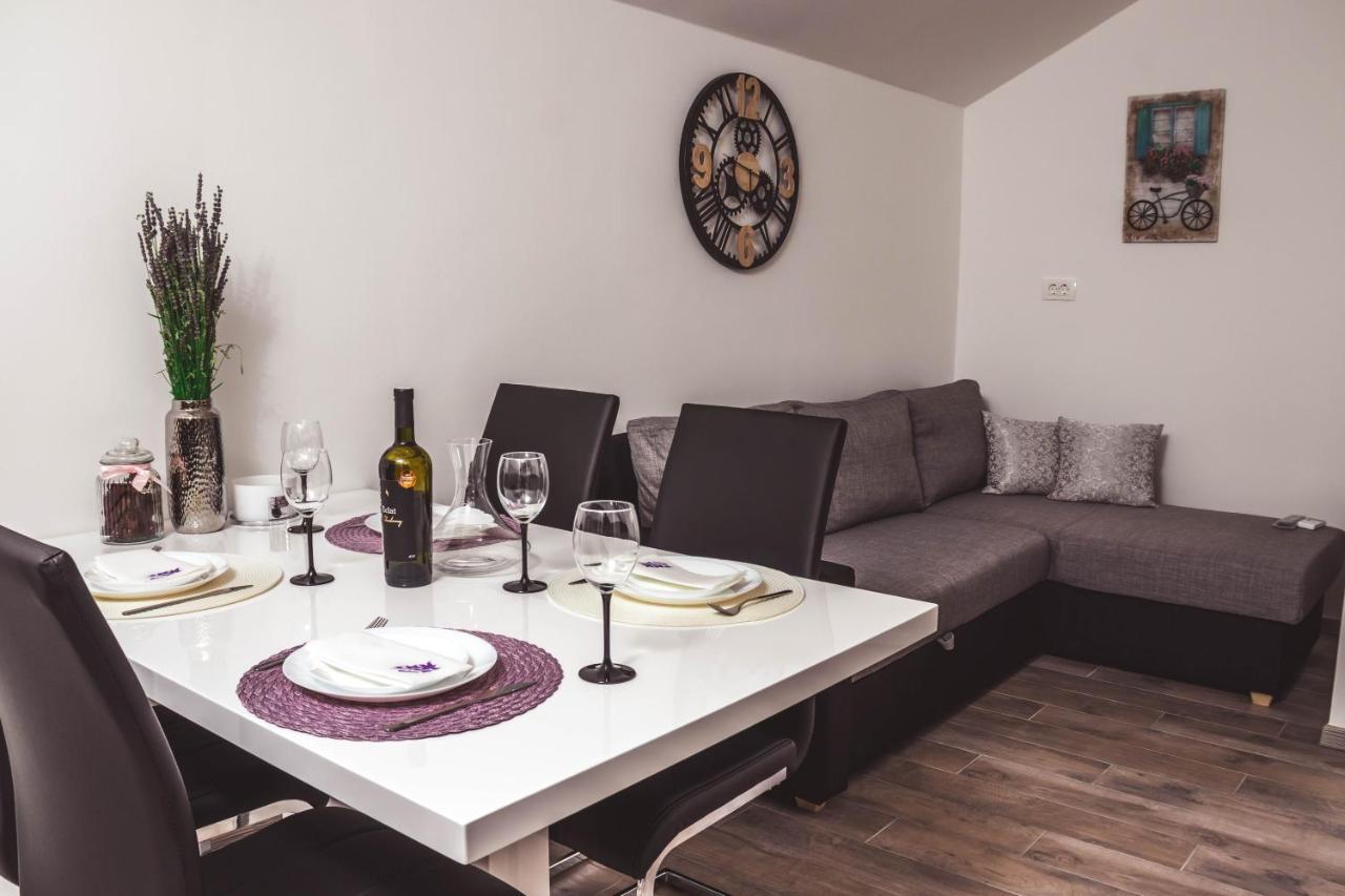 Apartmani Vuckovic Vodice Bagian luar foto
