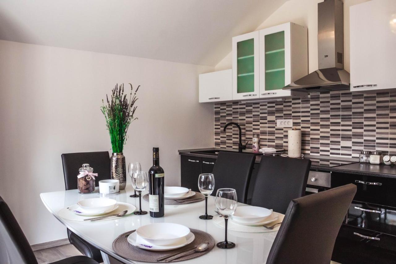 Apartmani Vuckovic Vodice Bagian luar foto