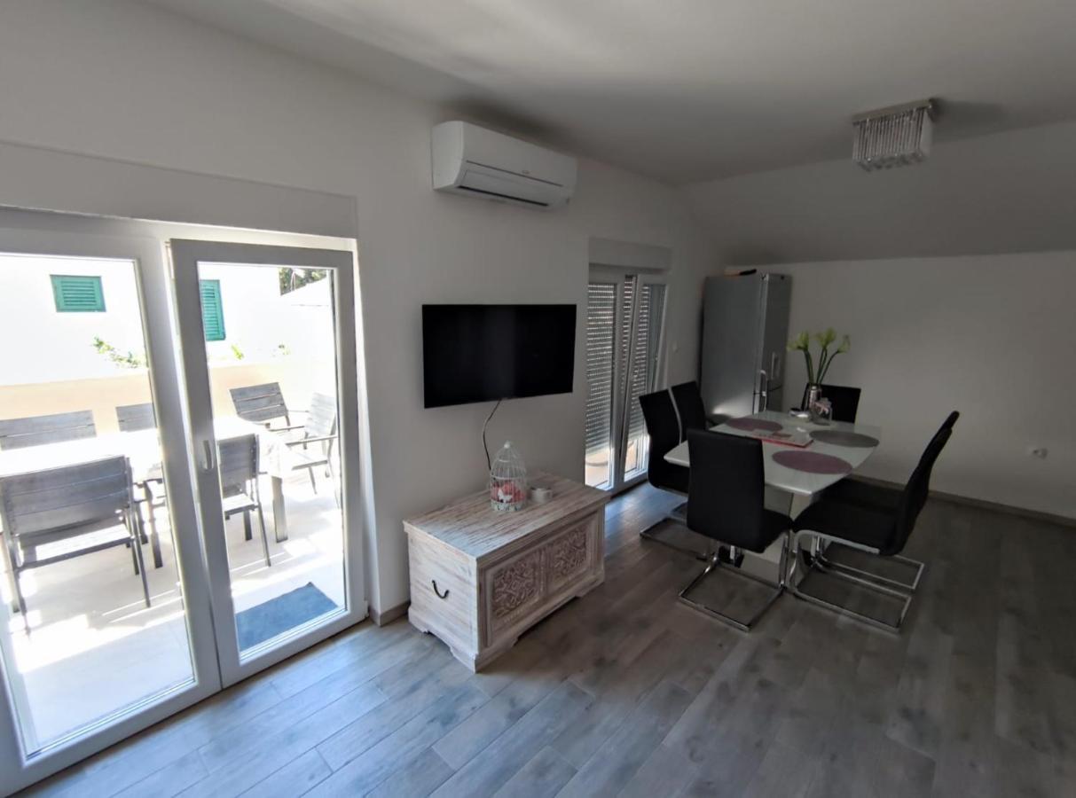 Apartmani Vuckovic Vodice Bagian luar foto